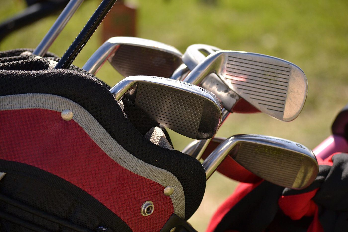 Fers de golf dans un sac